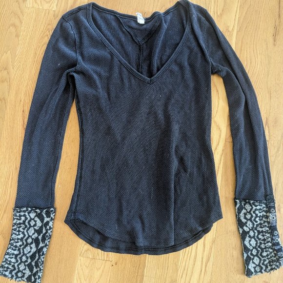 Free people Art School Embroidered Sa L gray/black thermal waffle anthropologie - Picture 1 of 4